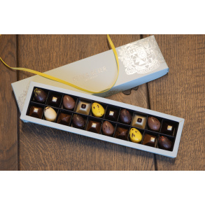 Signature Easter box w. 20 pieces 