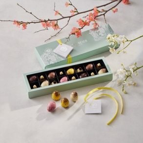 Signature Easter box w. 16 pieces 