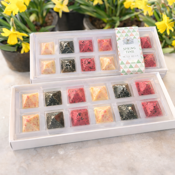Spring time pyramids giftbox